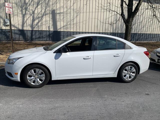 used 2014 Chevrolet Cruze car, priced at $5,999