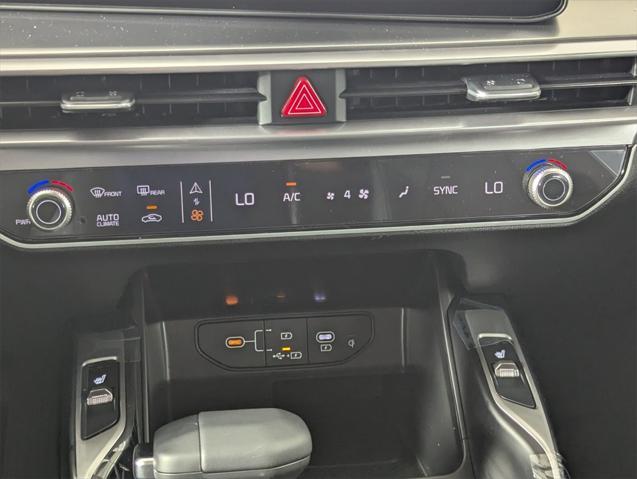 new 2025 Kia Sorento car, priced at $38,705