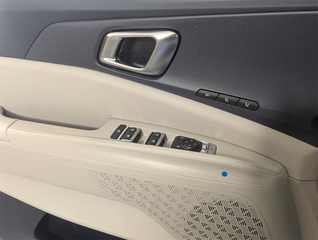 new 2025 Kia Carnival Hybrid car, priced at $42,920