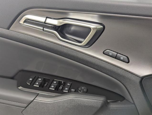 new 2025 Kia Sportage car, priced at $33,207