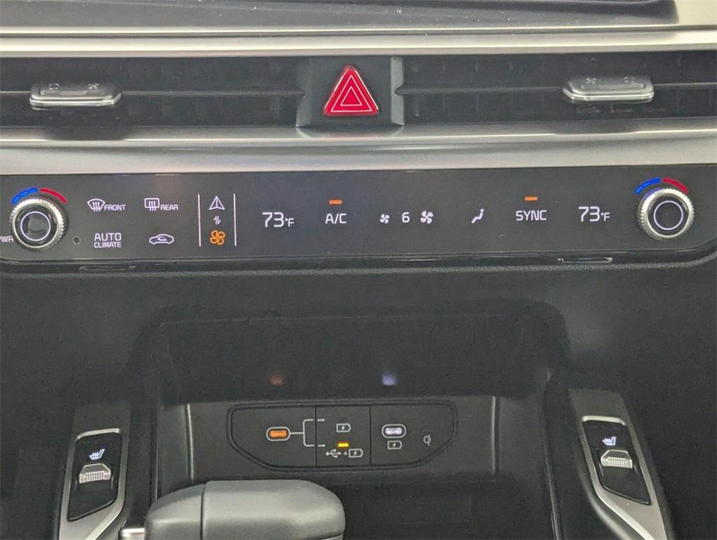new 2025 Kia Sorento car, priced at $37,586