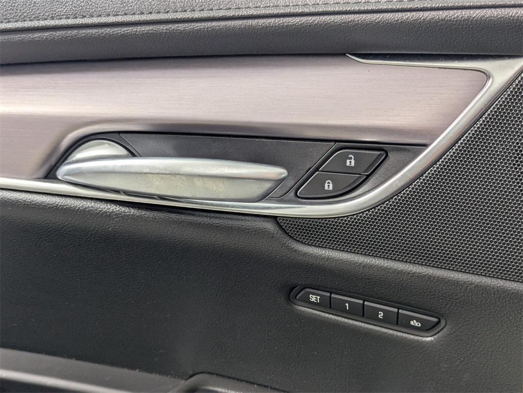 used 2017 Cadillac XT5 car, priced at $15,995