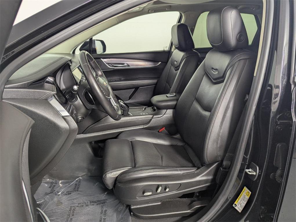 used 2017 Cadillac XT5 car, priced at $15,995