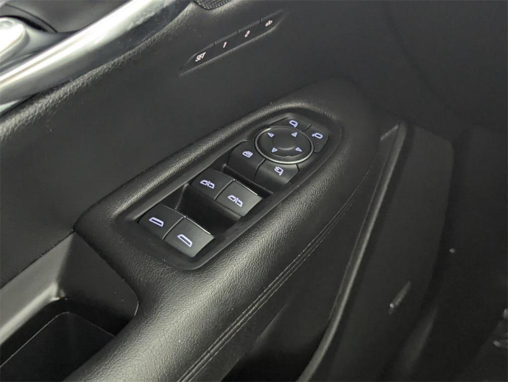 used 2017 Cadillac XT5 car, priced at $15,995