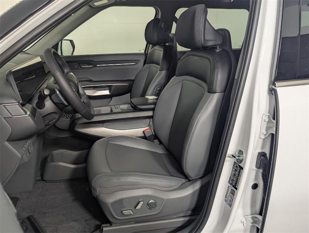 new 2026 Kia EV9 car, priced at $52,770