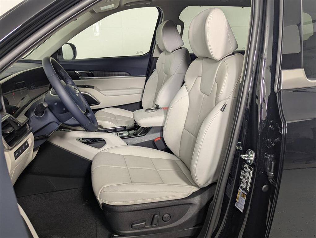 new 2025 Kia Telluride car, priced at $42,204