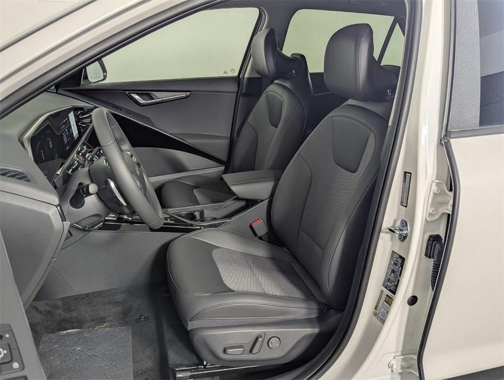 new 2025 Kia Niro car, priced at $32,666