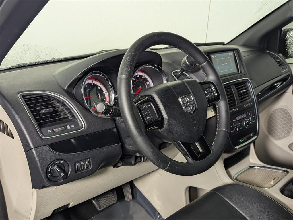 used 2016 Dodge Grand Caravan car