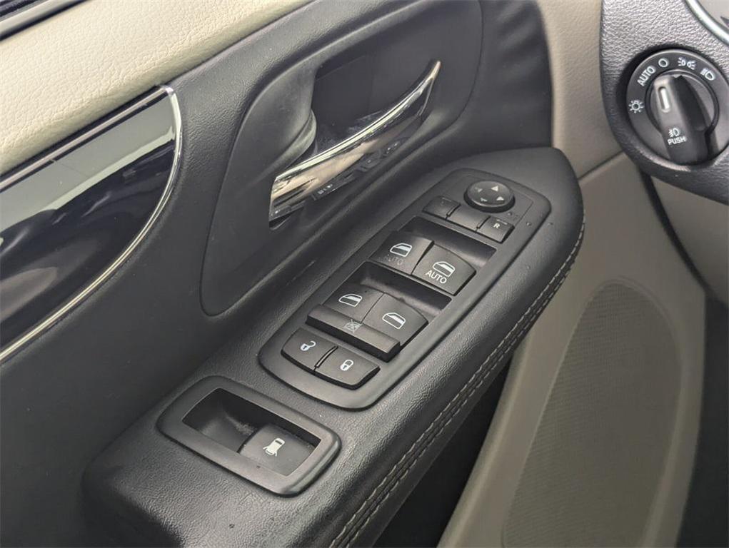 used 2016 Dodge Grand Caravan car