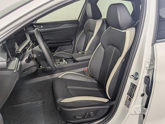 new 2025 Kia K5 car, priced at $32,175