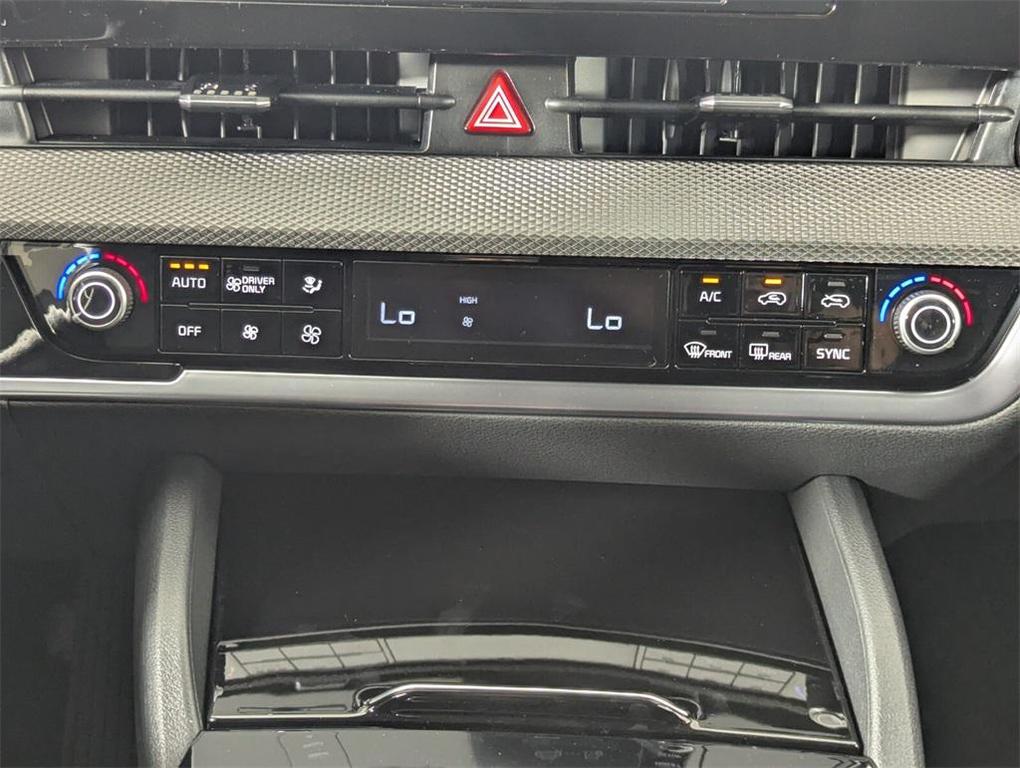 new 2025 Kia Sportage Hybrid car, priced at $29,550