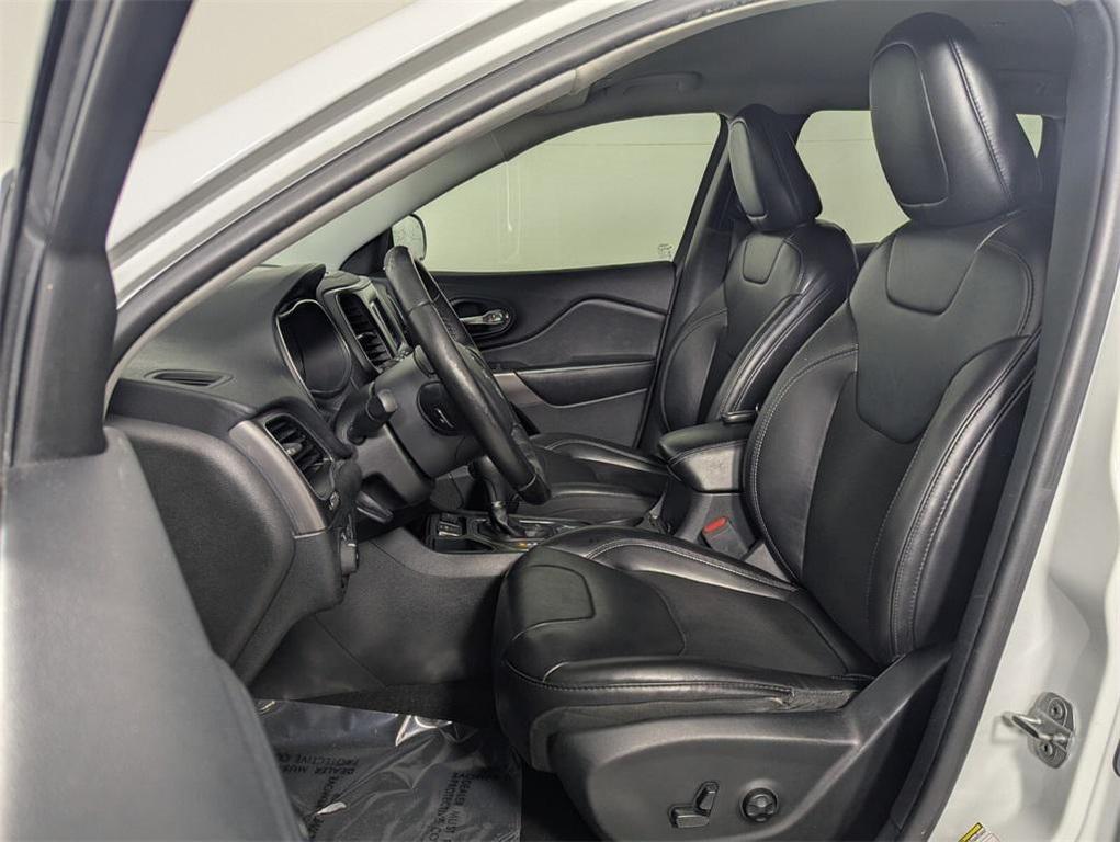 used 2019 Jeep Cherokee car, priced at $7,495