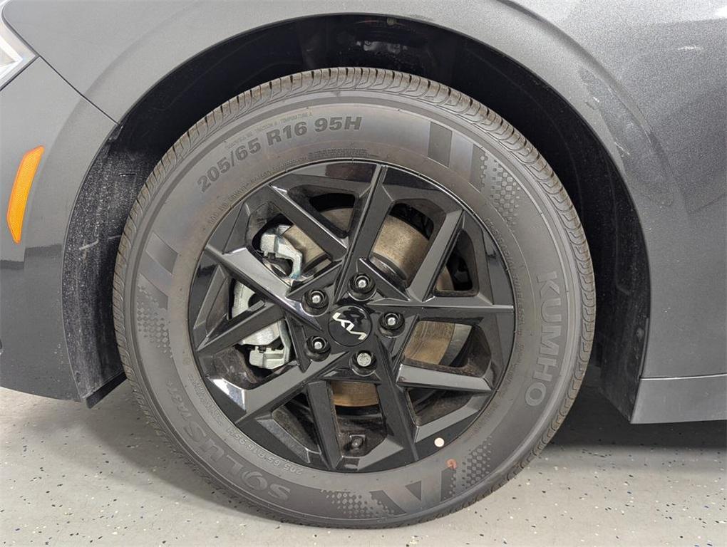 new 2025 Kia K5 car, priced at $27,979