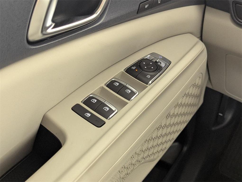 new 2026 Kia Carnival Hybrid car, priced at $43,572