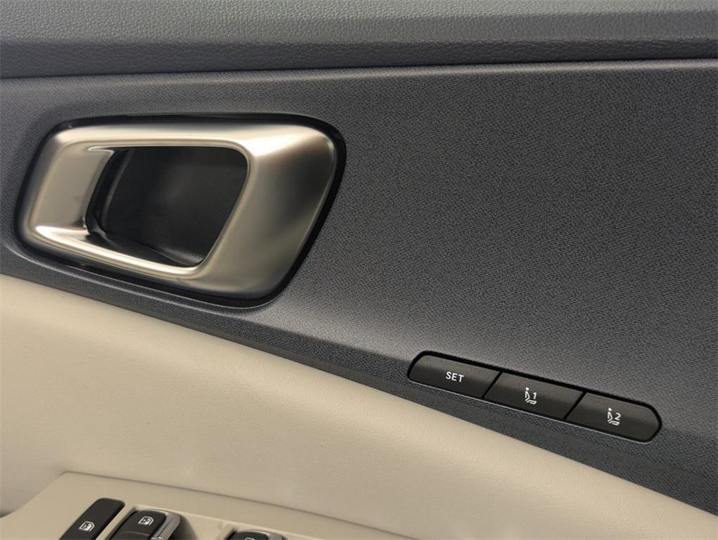 new 2026 Kia Carnival Hybrid car, priced at $43,572