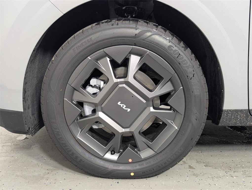 new 2026 Kia Carnival Hybrid car, priced at $43,572