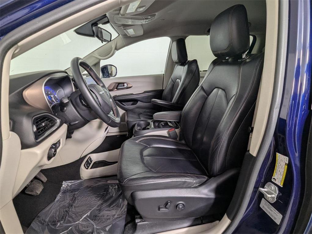 used 2017 Chrysler Pacifica car, priced at $9,900