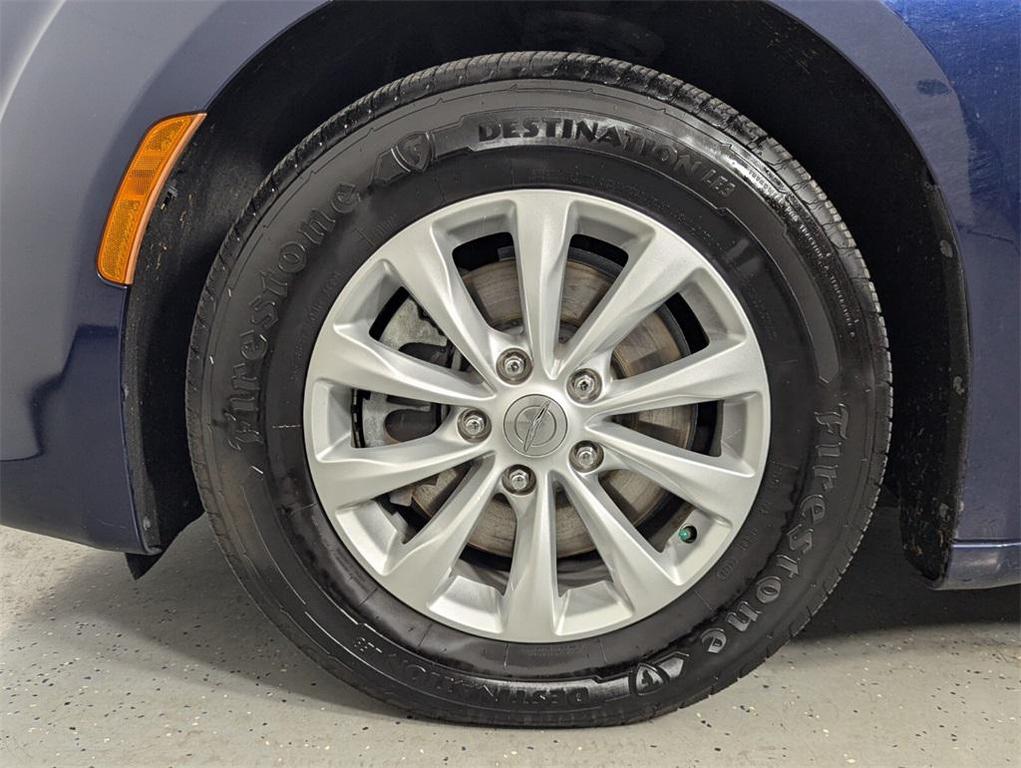 used 2017 Chrysler Pacifica car, priced at $9,900