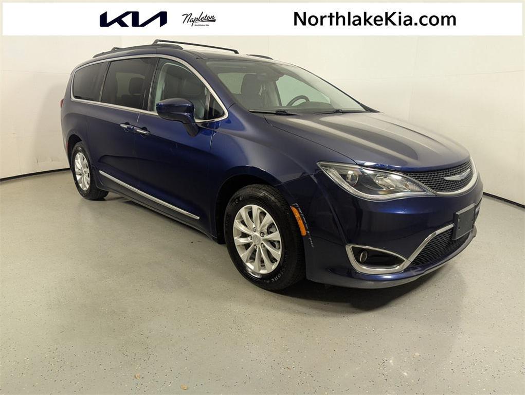 used 2017 Chrysler Pacifica car, priced at $9,900