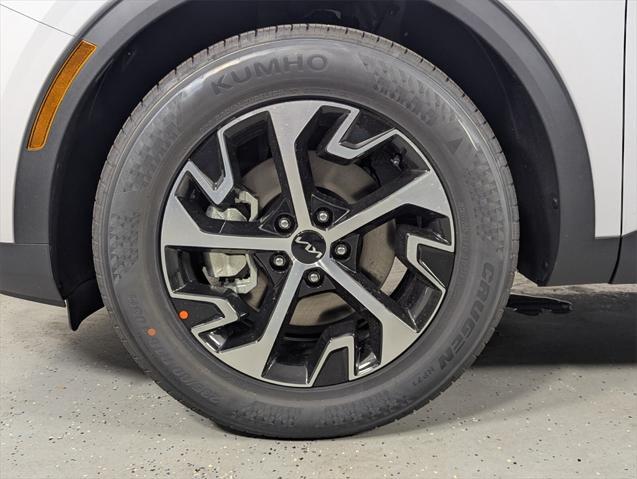 new 2025 Kia Sportage car, priced at $33,305