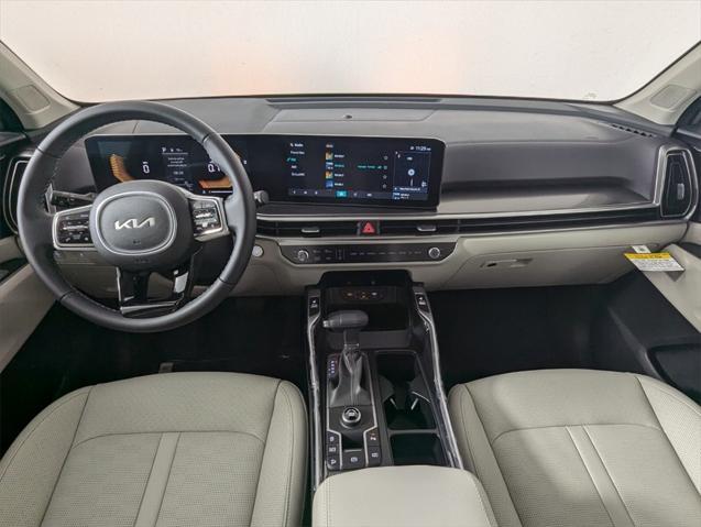 new 2025 Kia Sorento car, priced at $38,675