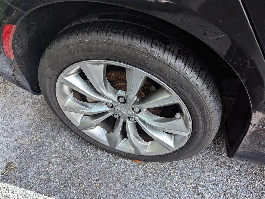 used 2015 Chrysler 200 car, priced at $5,995