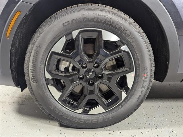 new 2025 Kia Sorento car, priced at $38,664