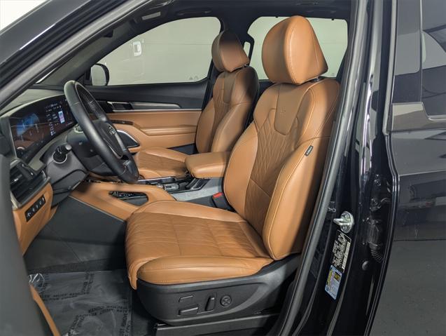 used 2024 Kia Telluride car, priced at $47,000