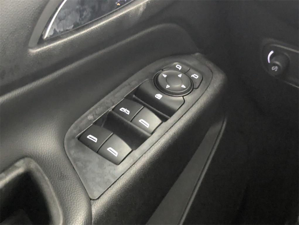 used 2020 Chevrolet Equinox car, priced at $9,995