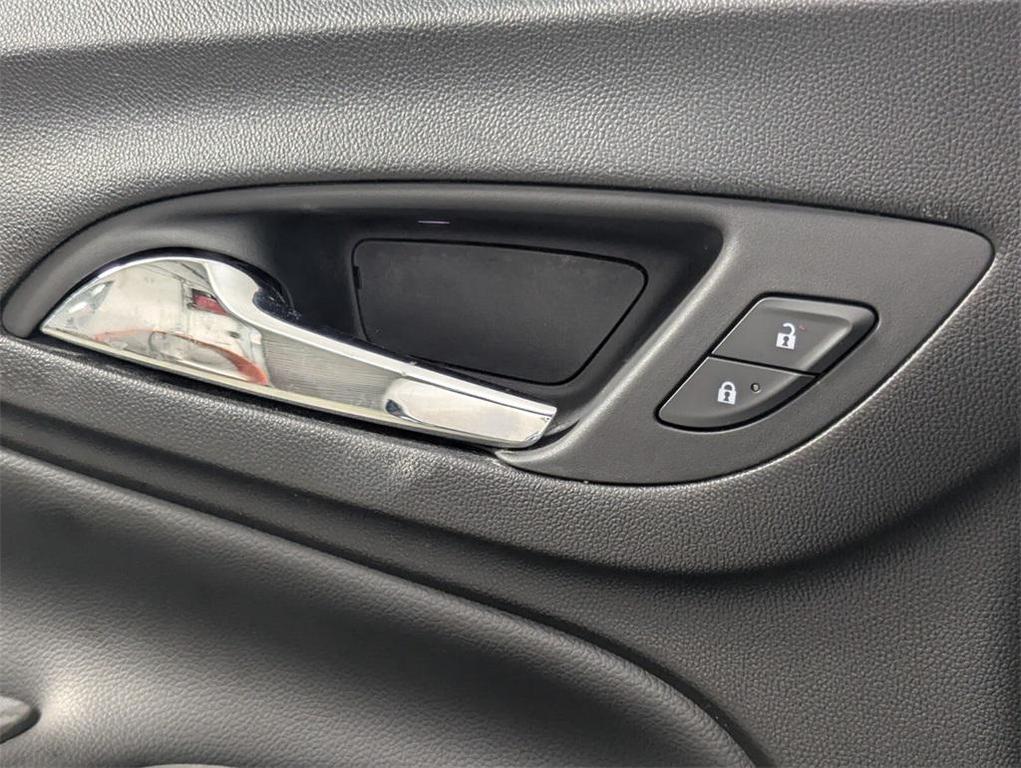 used 2020 Chevrolet Equinox car, priced at $9,995