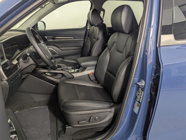 new 2025 Kia Telluride car, priced at $40,200