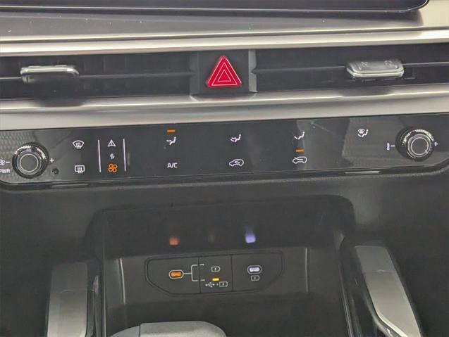 new 2025 Kia Sorento car, priced at $33,441