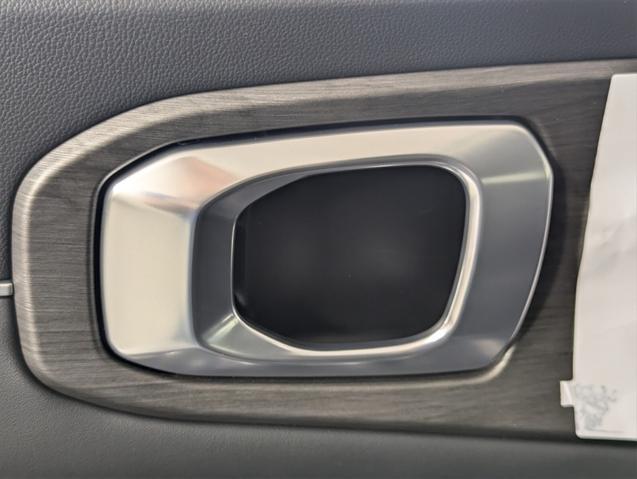 new 2025 Kia Sorento car, priced at $44,261