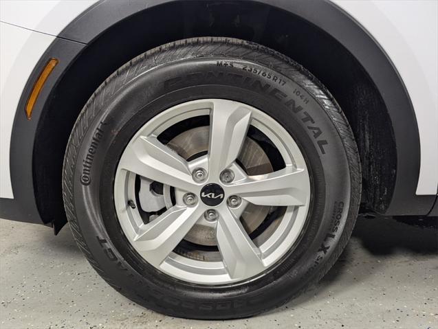 used 2025 Kia Sorento car, priced at $29,991
