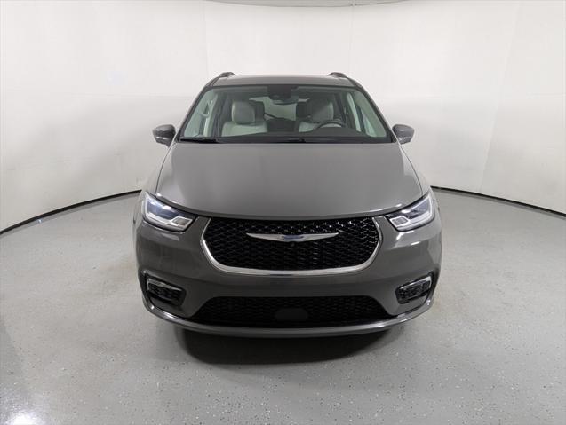 used 2021 Chrysler Pacifica Hybrid car, priced at $20,191