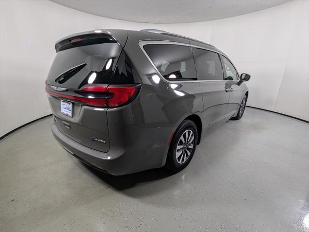 used 2021 Chrysler Pacifica Hybrid car, priced at $20,191