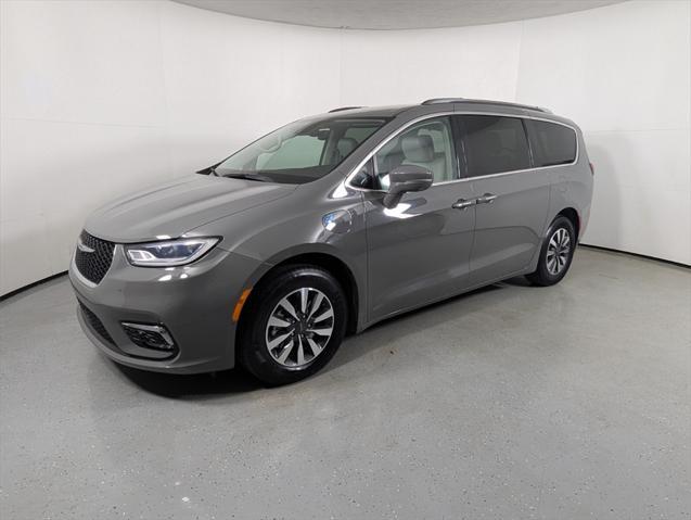 used 2021 Chrysler Pacifica Hybrid car, priced at $20,191