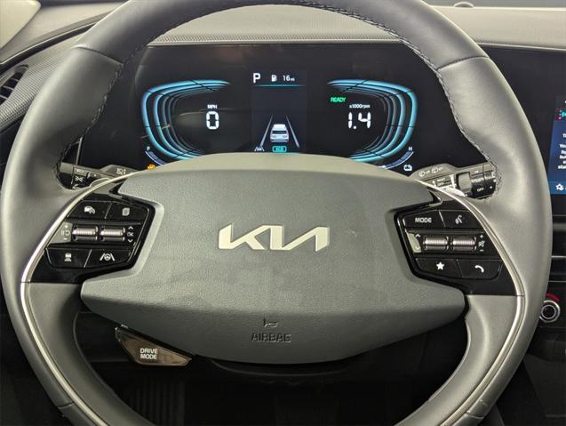 new 2025 Kia Niro car, priced at $34,805