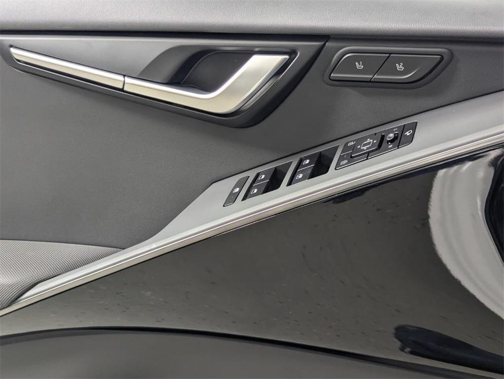 new 2025 Kia Niro car, priced at $33,540