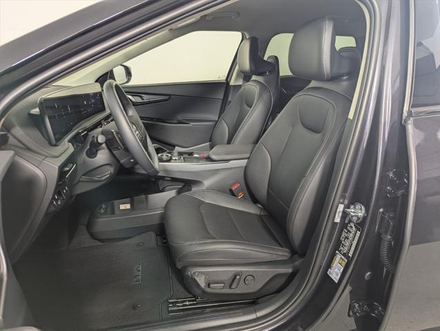 new 2025 Kia EV6 car, priced at $48,980