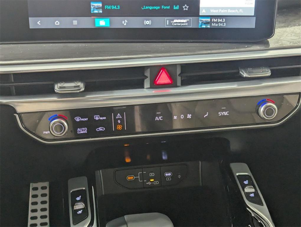 new 2025 Kia Sorento car, priced at $45,379