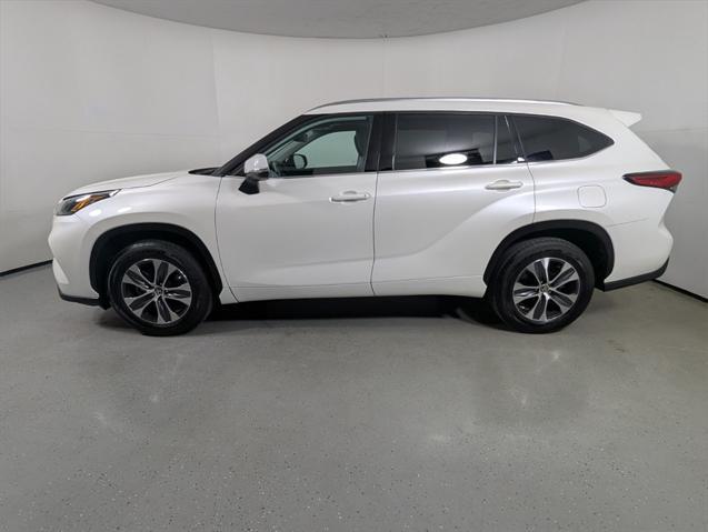 used 2021 Toyota Highlander car, priced at $30,691