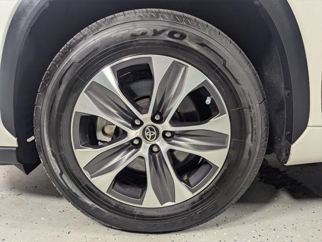 used 2021 Toyota Highlander car, priced at $30,691