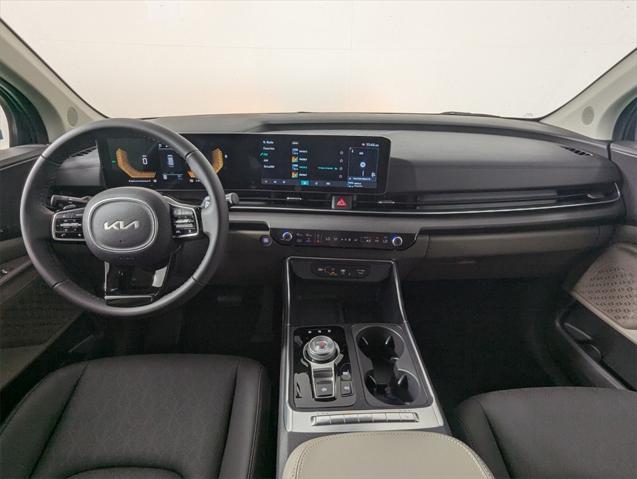 new 2025 Kia Carnival Hybrid car, priced at $45,655