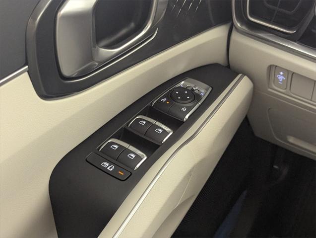new 2025 Kia Sorento car, priced at $36,775