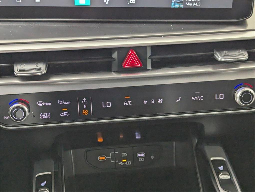 new 2025 Kia Sorento car, priced at $35,931