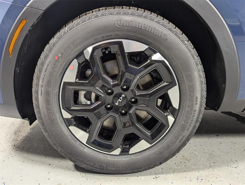 new 2025 Kia Sorento car, priced at $35,931