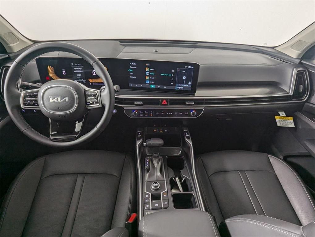 new 2025 Kia Sorento car, priced at $35,931