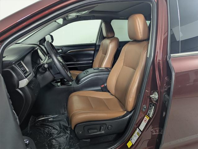 used 2019 Toyota Highlander car, priced at $25,995