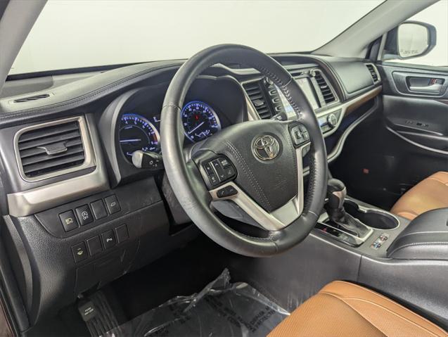 used 2019 Toyota Highlander car, priced at $25,995